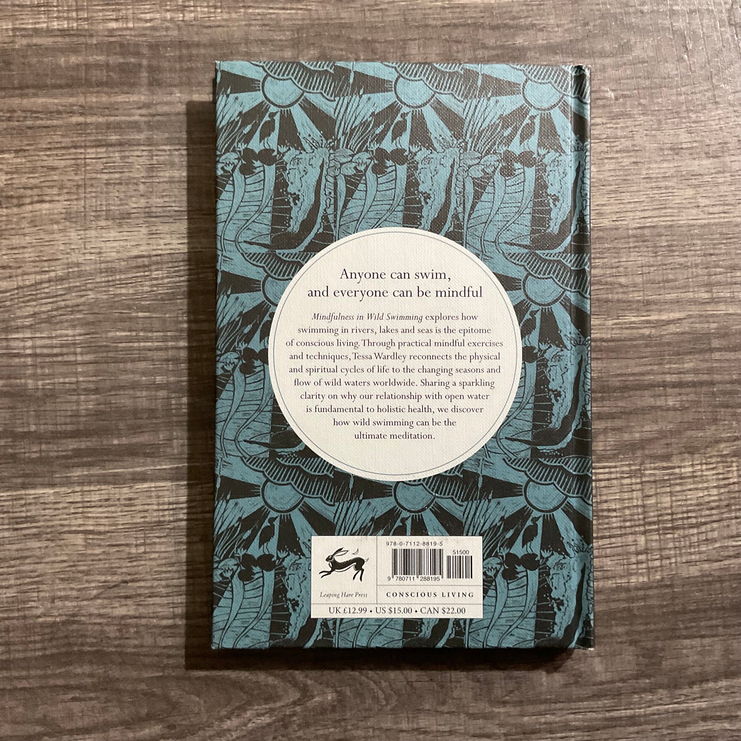 Mindfulness in Wild Swimming: Meditations on Nature & Flow by Tessa Wardley