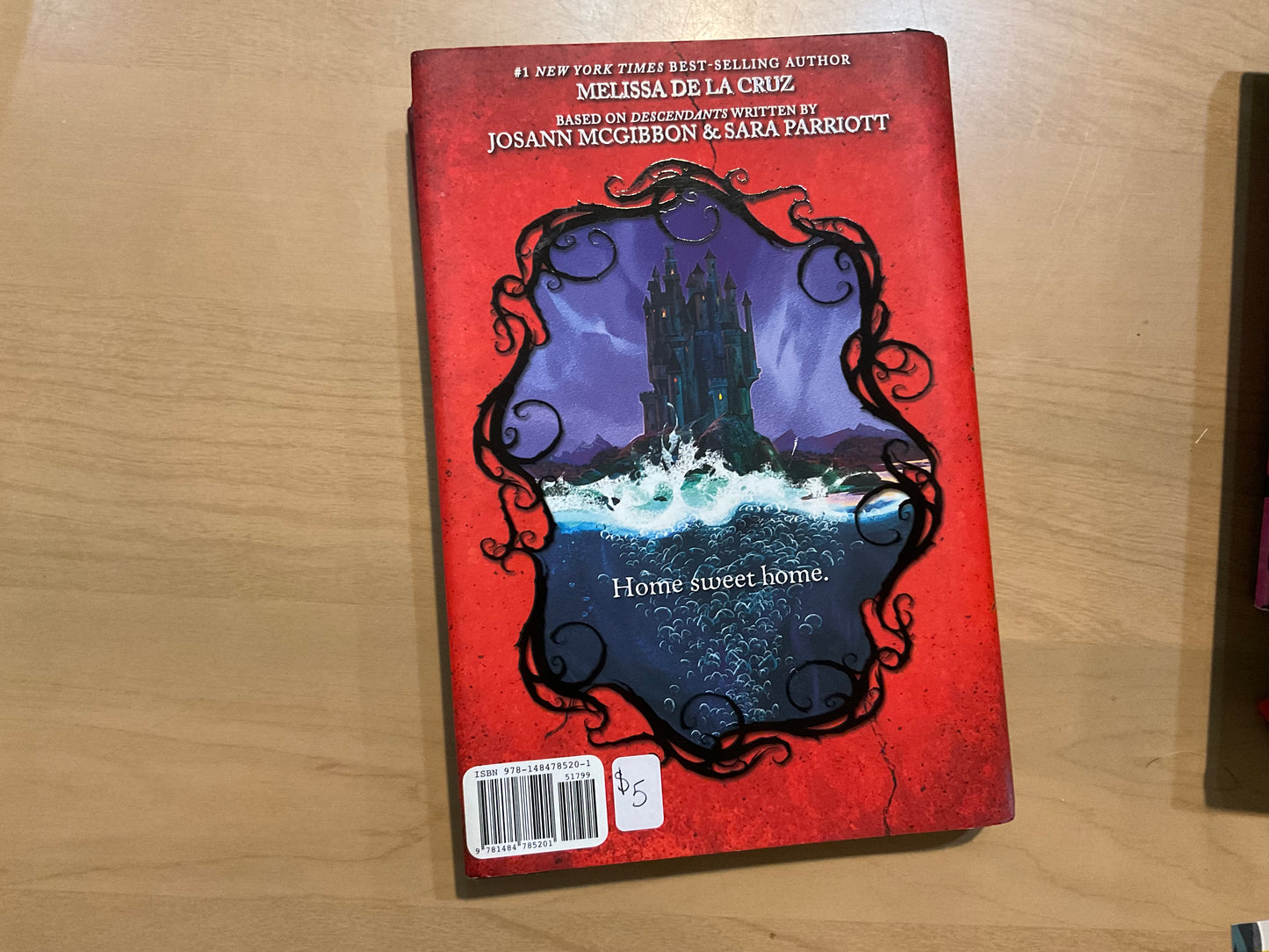 Return to the Isle of the Lost by Melissa De La Cruz