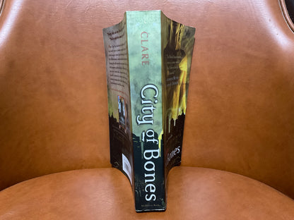 City of Bones by Cassandra Clare (City of Bones #1)