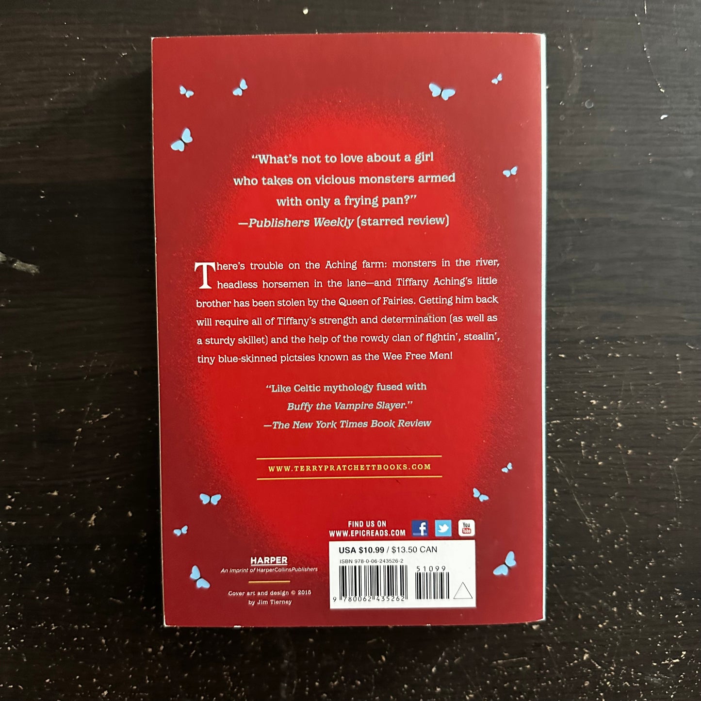 Wee Free Men by Terry Pratchett