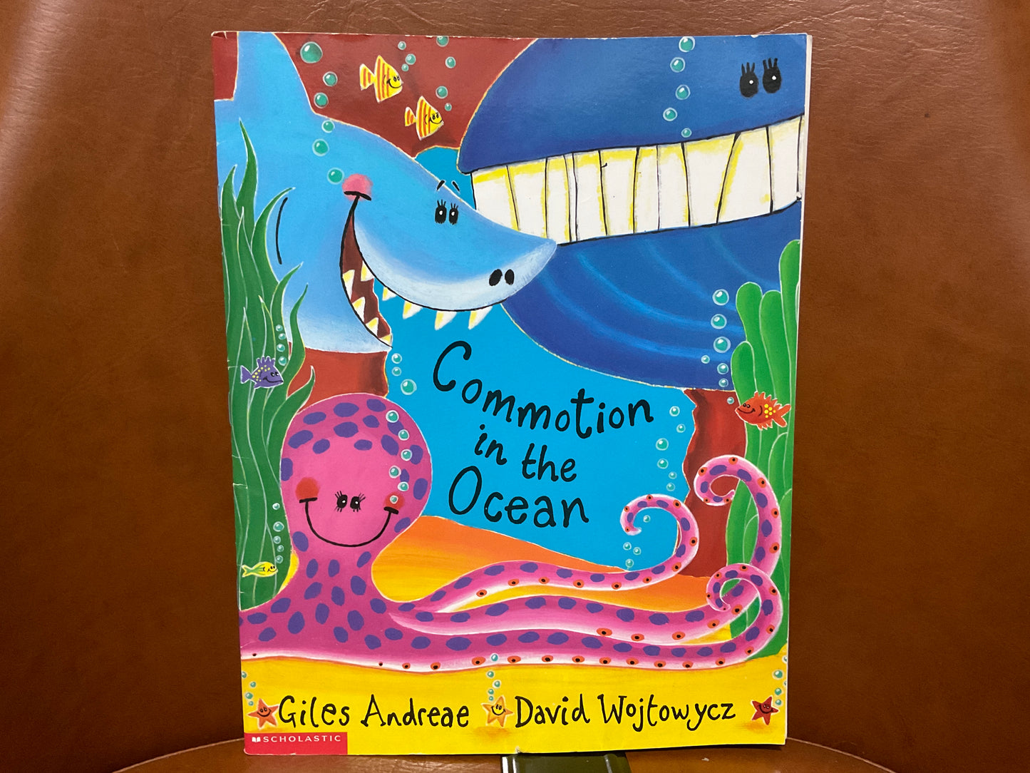 Commotion in the Ocean by Giles Andreae and David Wojtowycz