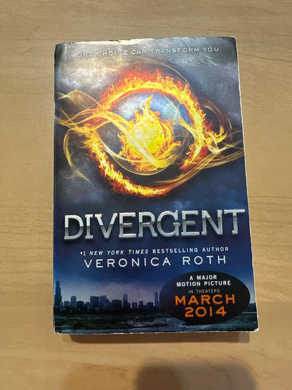 Divergent by Veronica Roth