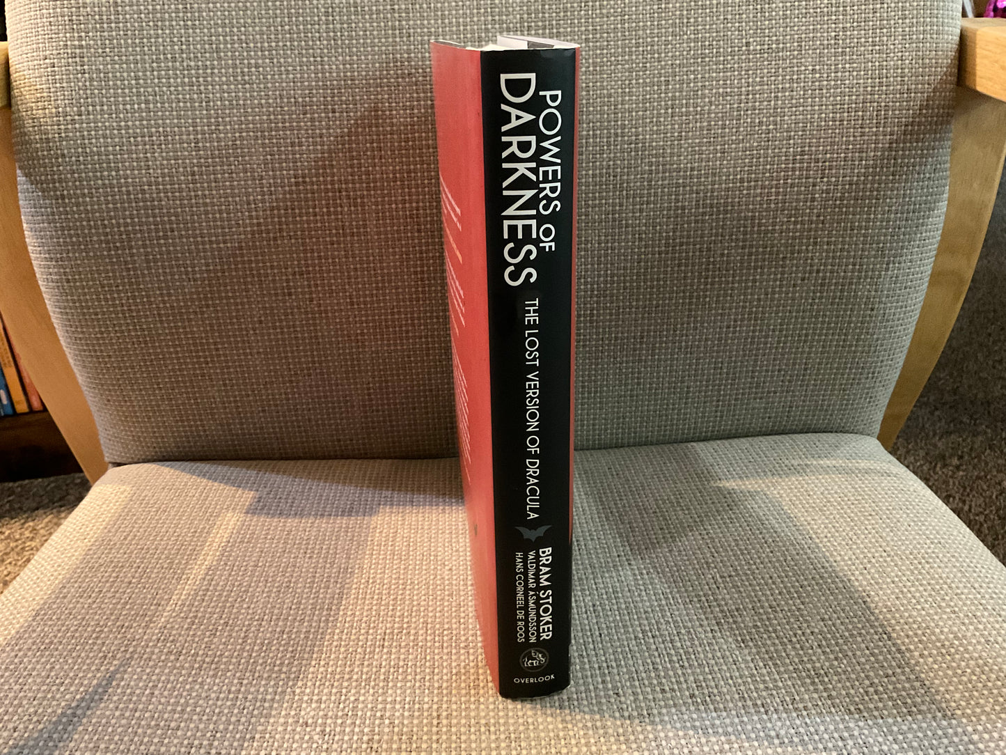 Powers of Darkness: The Lost Version of Dracula by Bram Stoker, Vladimir Asmundsson