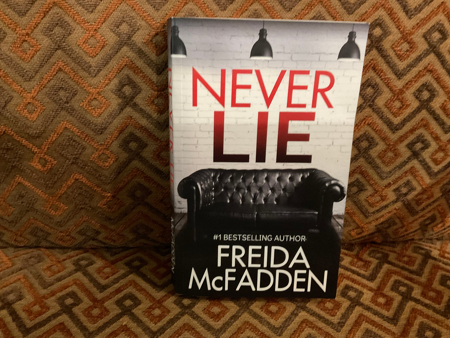 Never Lie by Freida McFadden