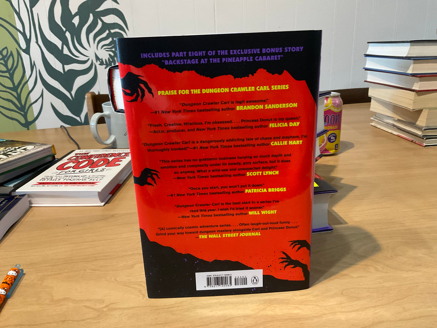 A Parade of Horribles by Matt Dinniman (Dungeon Crawler Carl #8)